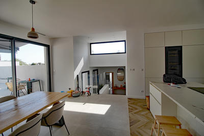 Maison - 230 m² - 7 pièces