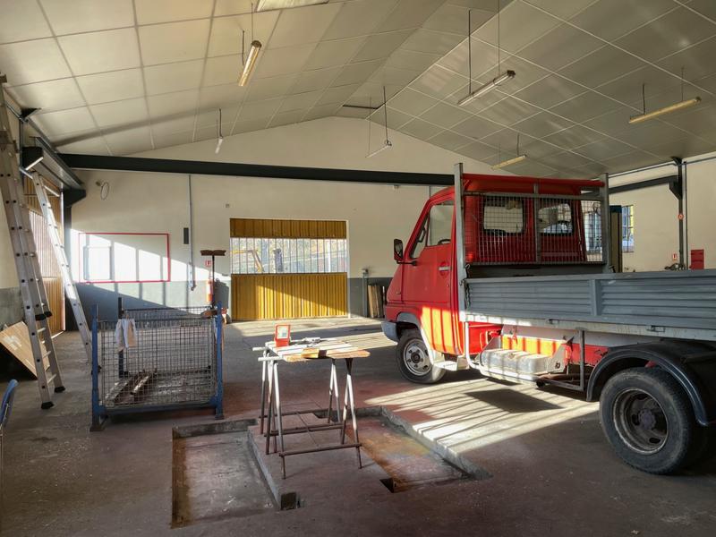 Local d'activités - 300 m²