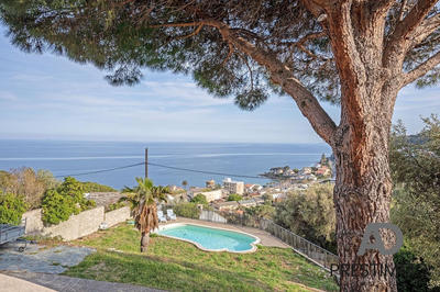 Villa - 238 m² - 6 pièces