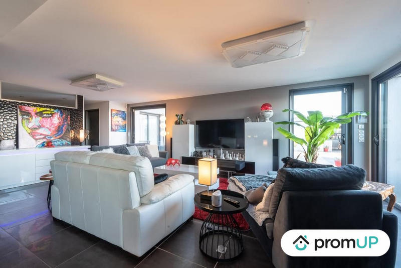 Maison - 260 m² - 7 pièces