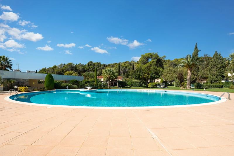 Maison - 185 m² - 7 pièces