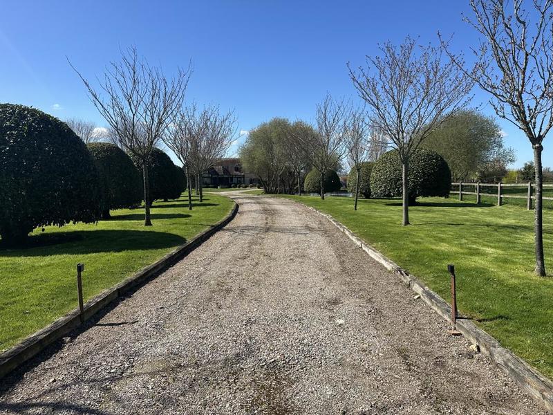 Maison - 471 m² - 14 pièces