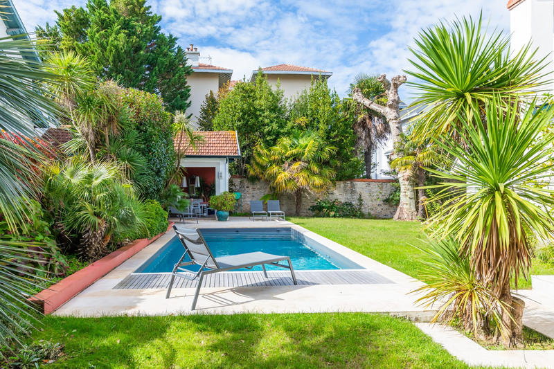 Maison - 289 m² - 10 pièces