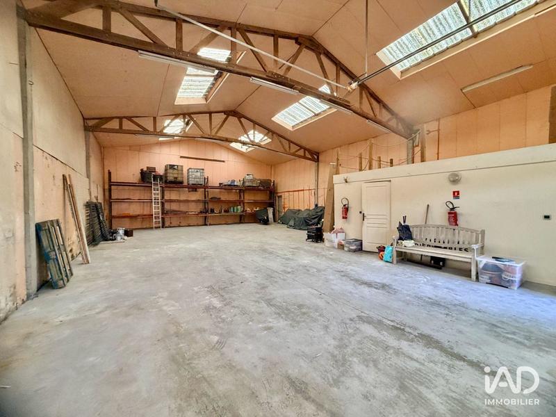 Local commercial - 220 m²