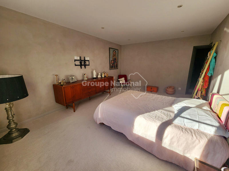 Maison - 300 m² - 7 pièces