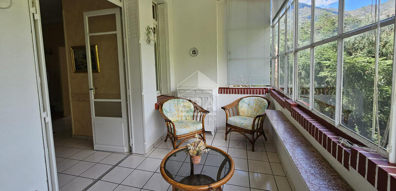 Maison - 313 m² - 12 pièces