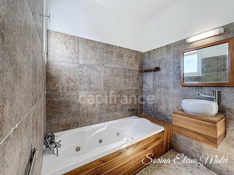 Maison - 123 m² - 7 pièces