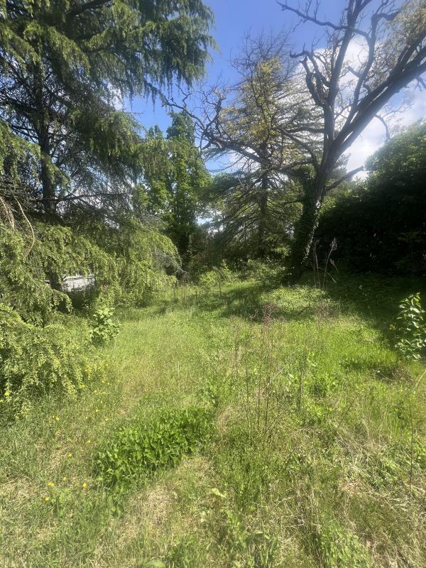 Terrain constructible - 680 m²