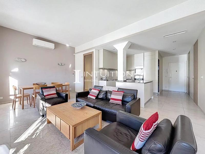 Appartement - 105 m² - 4 pièces