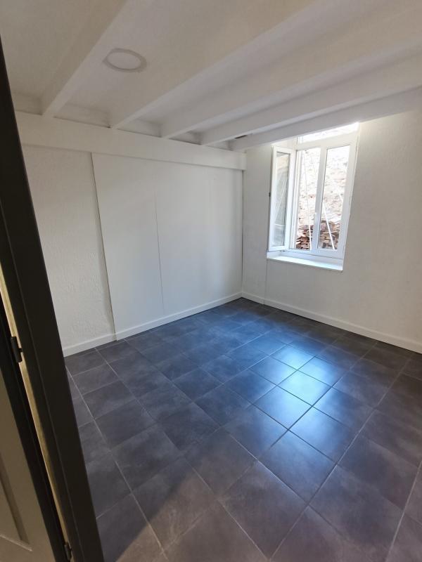 Divers - 102 m² - 4 pièces