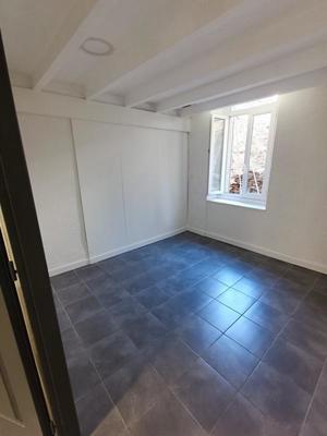 Divers - 102 m² - 4 pièces