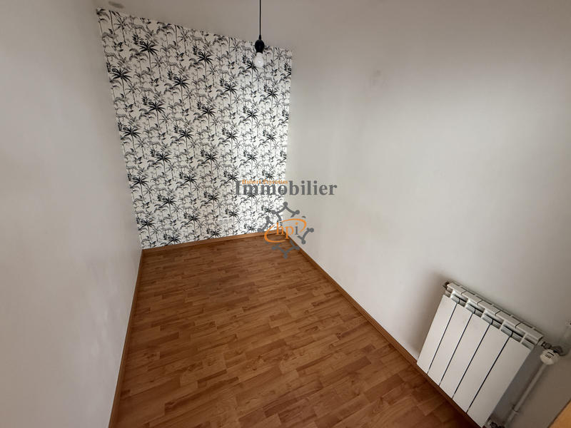 Appartement - 112 m² - 9 pièces