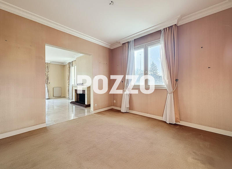 Maison - 161 m² - 8 pièces