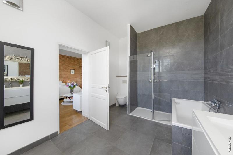 Maison - 1 119 m² - 9 pièces