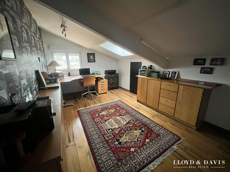 Maison - 180 m² - 7 pièces