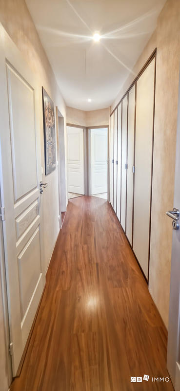 Villa - 234 m² - 6 pièces