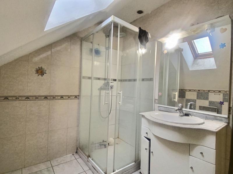 Maison - 200 m² - 10 pièces