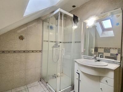 Maison - 200 m² - 10 pièces