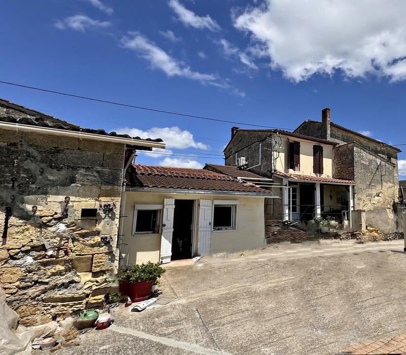 Maison de bourg - 100 m² - 5 pièces