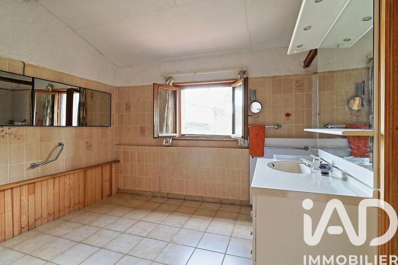 Maison - 275 m² - 10 pièces
