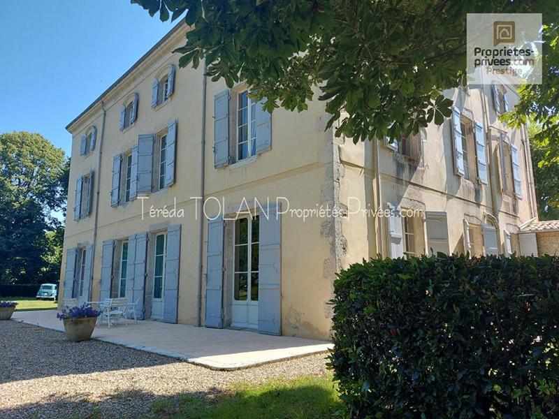 Château - 775 m² - 17 pièces