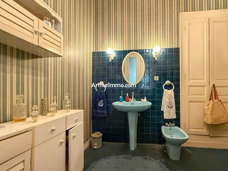 Appartement - 200 m² - 6 pièces