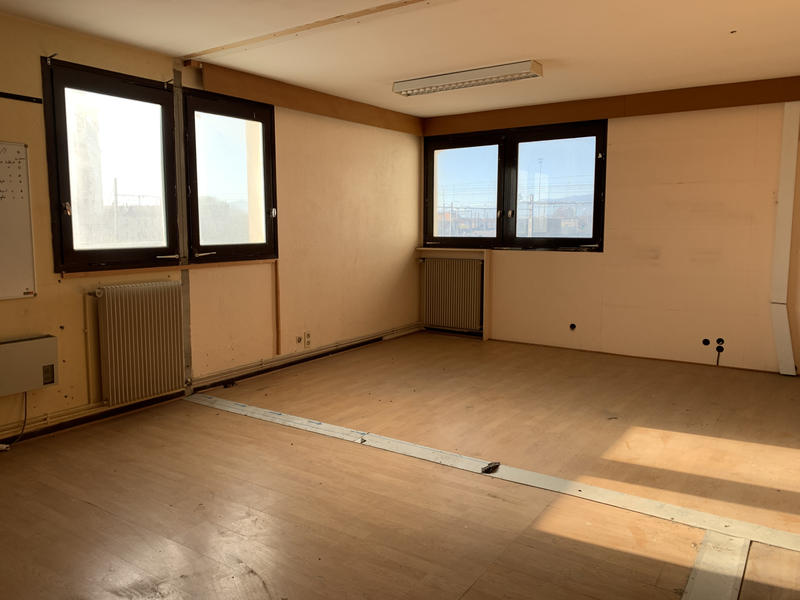 Local d'activités - 3 016 m²