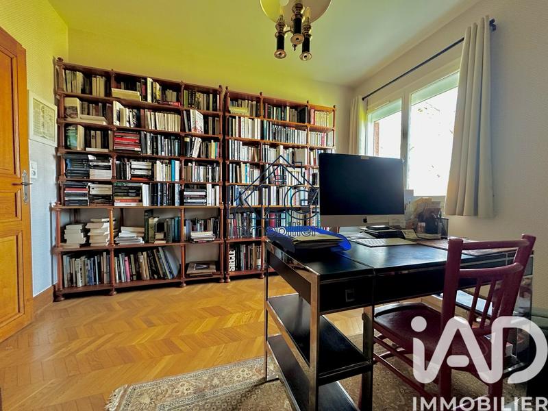 Maison - 210 m² - 8 pièces