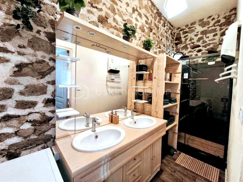 Maison en pierre - 244 m² - 10 pièces