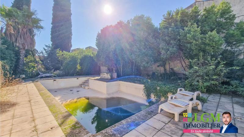 Maison - 345 m² - 8 pièces