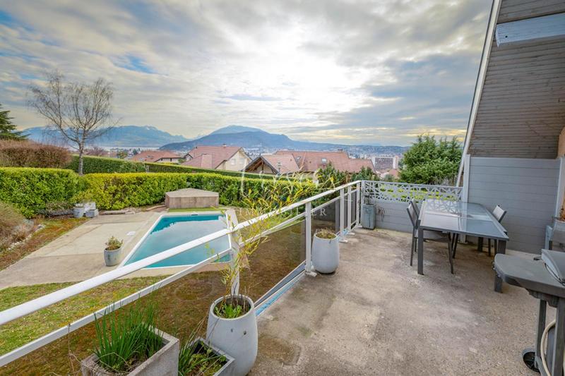 Maison - 270 m² - 12 pièces