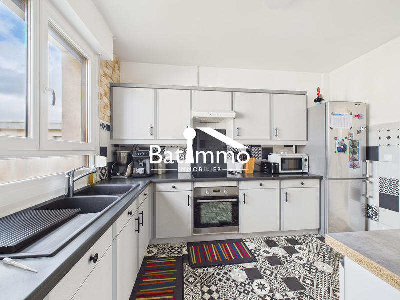 Appartement - 96 m² - 5 pièces