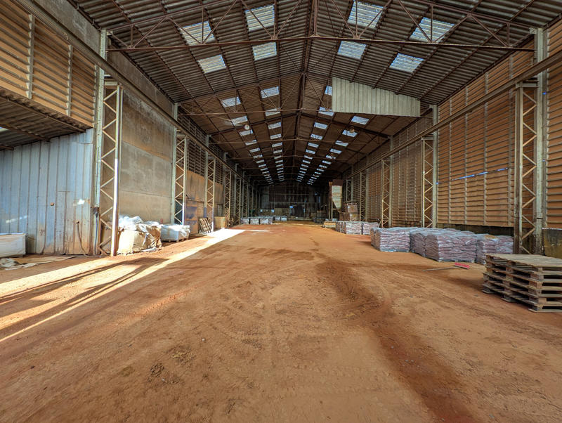 Entrepôt - 3 100 m²