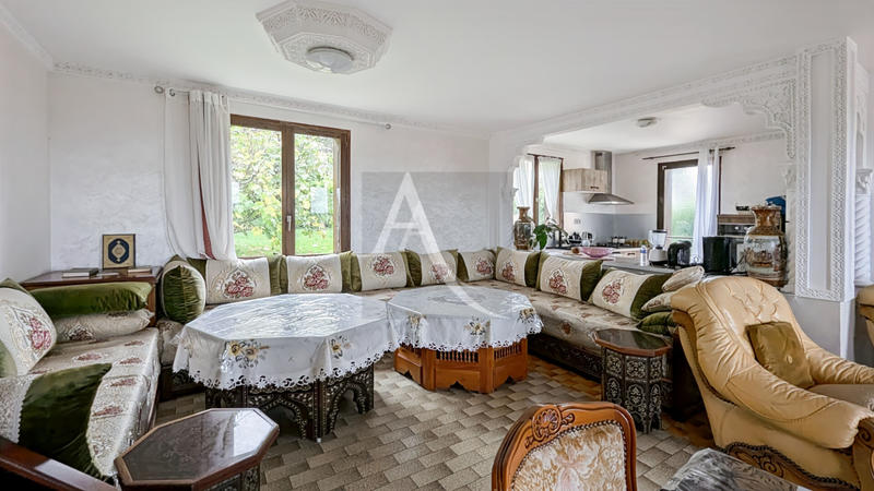 Maison - 163 m² - 9 pièces