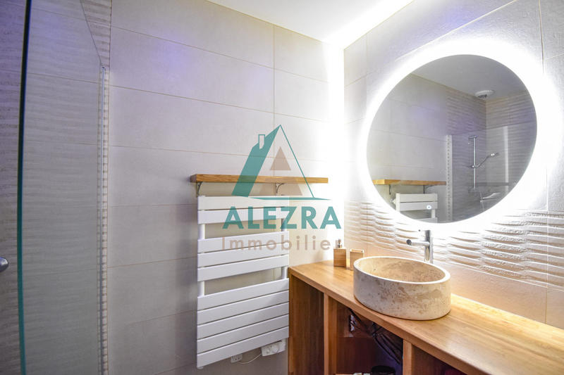 Maison - 181 m² - 7 pièces