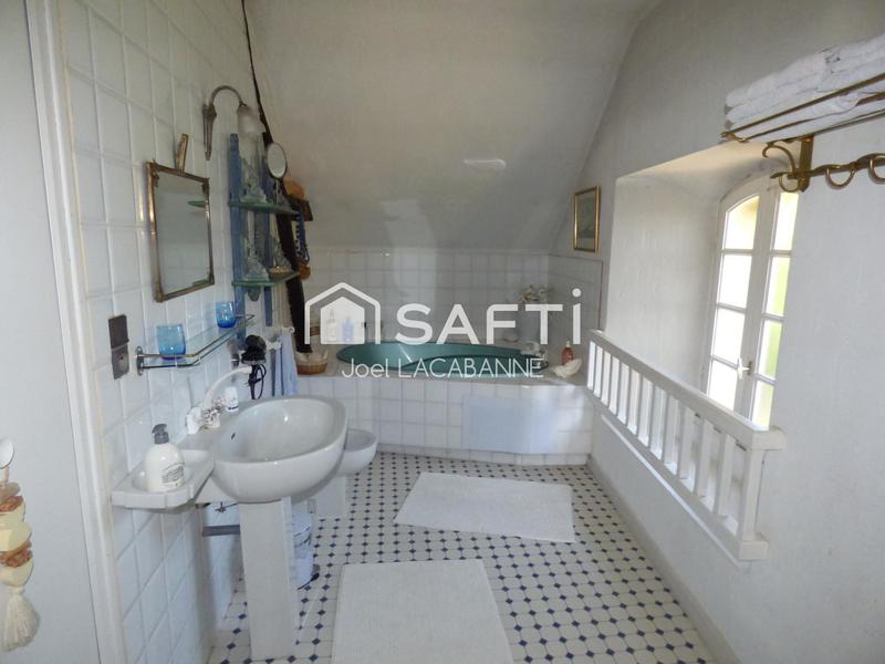 Maison - 260 m² - 7 pièces