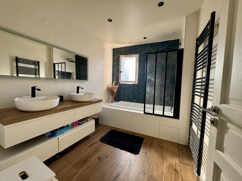 Maison - 159 m² - 5 pièces