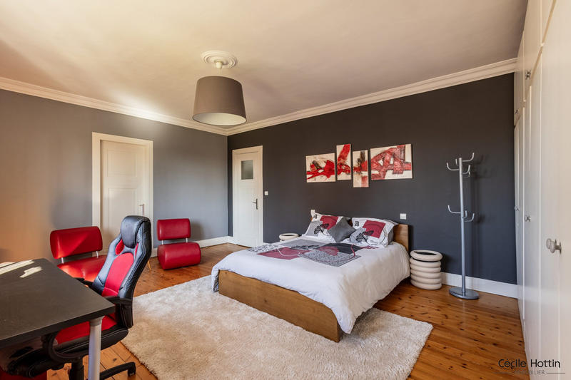 Maison ancienne - 260 m² - 8 pièces