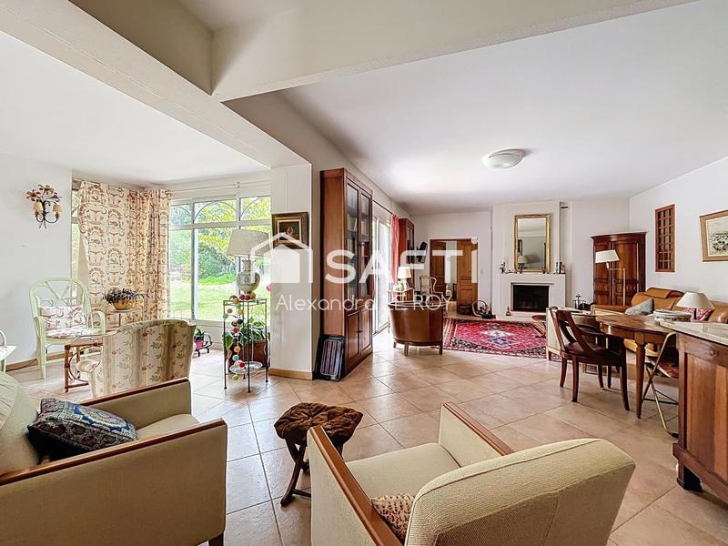 Maison - 209 m² - 6 pièces