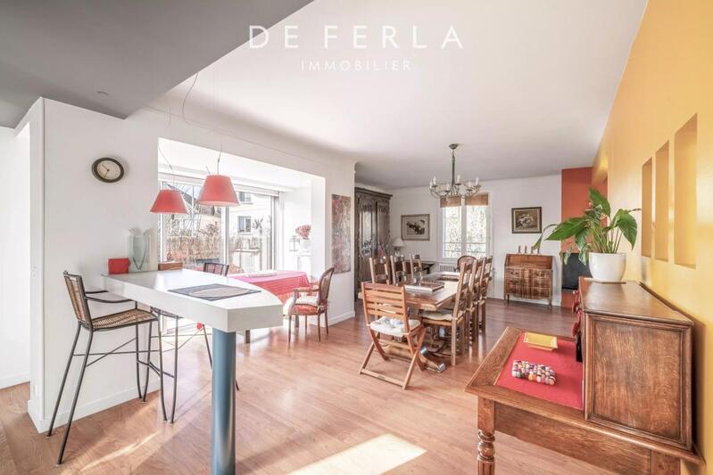 Maison - 260 m² - 10 pièces