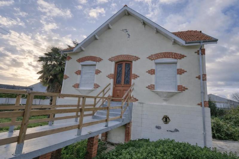 Château - 100 m² - 4 pièces