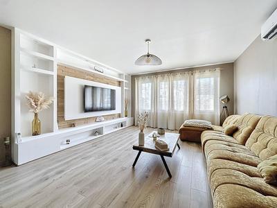 Maison - 200 m² - 5 pièces