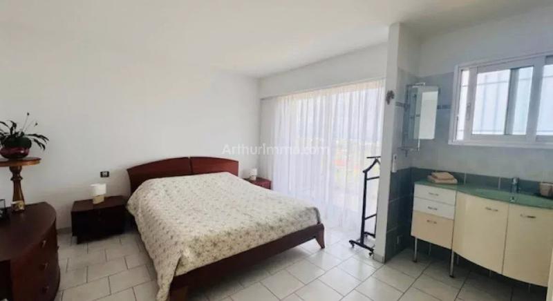 Appartement - 80 m² - 3 pièces