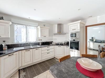 Villa - 190 m² - 6 pièces