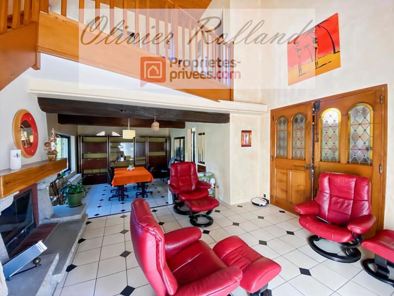 Maison - 220 m² - 9 pièces