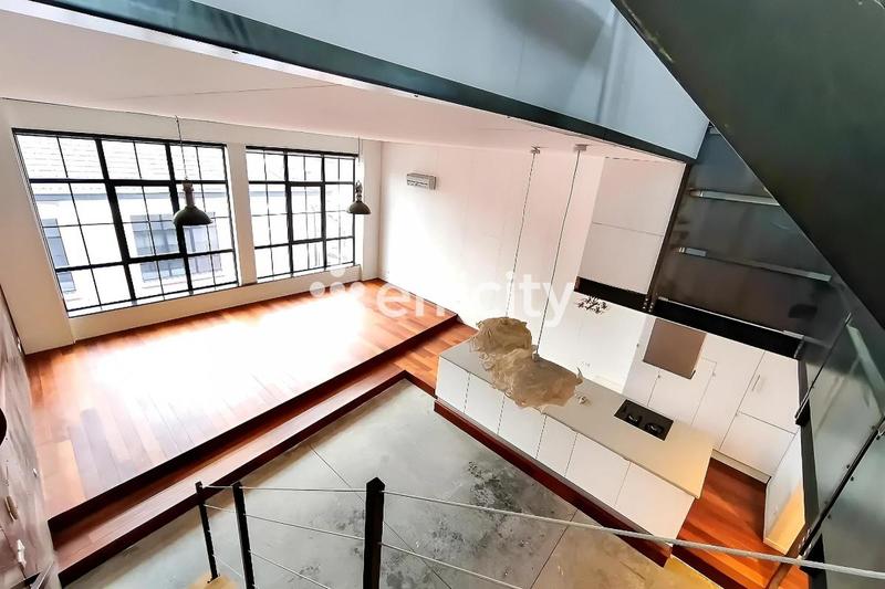 Loft - 138 m² - 3 pièces