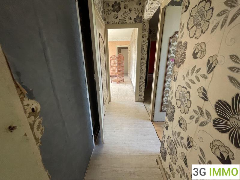 Maison - 240 m² - 8 pièces