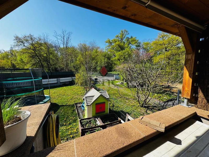 Maison jumelée - 101 m² - 5 pièces