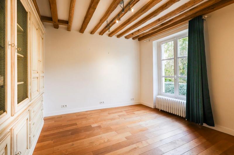 Maison - 220 m² - 7 pièces