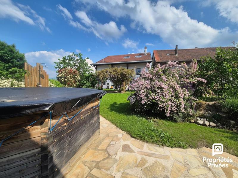 Maison - 279 m² - 6 pièces